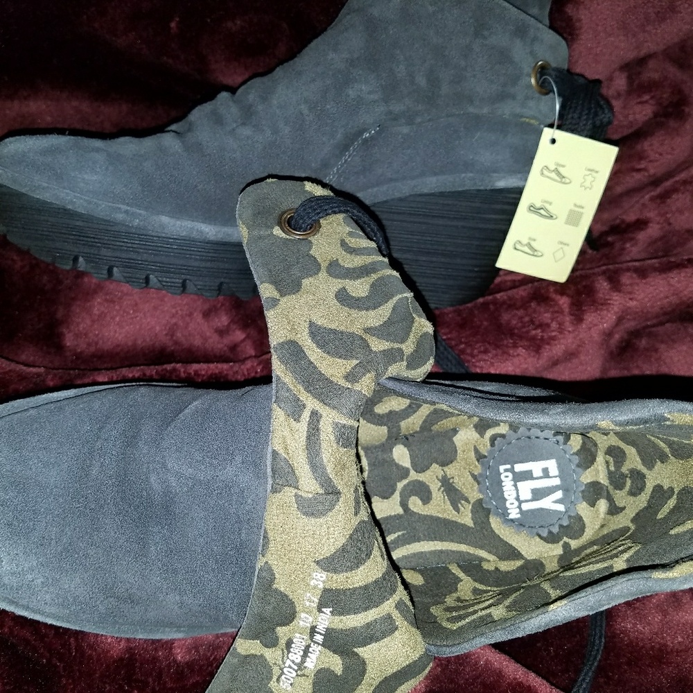 FLY London Women Sueade Ankle Boots - Picture 6 of 8